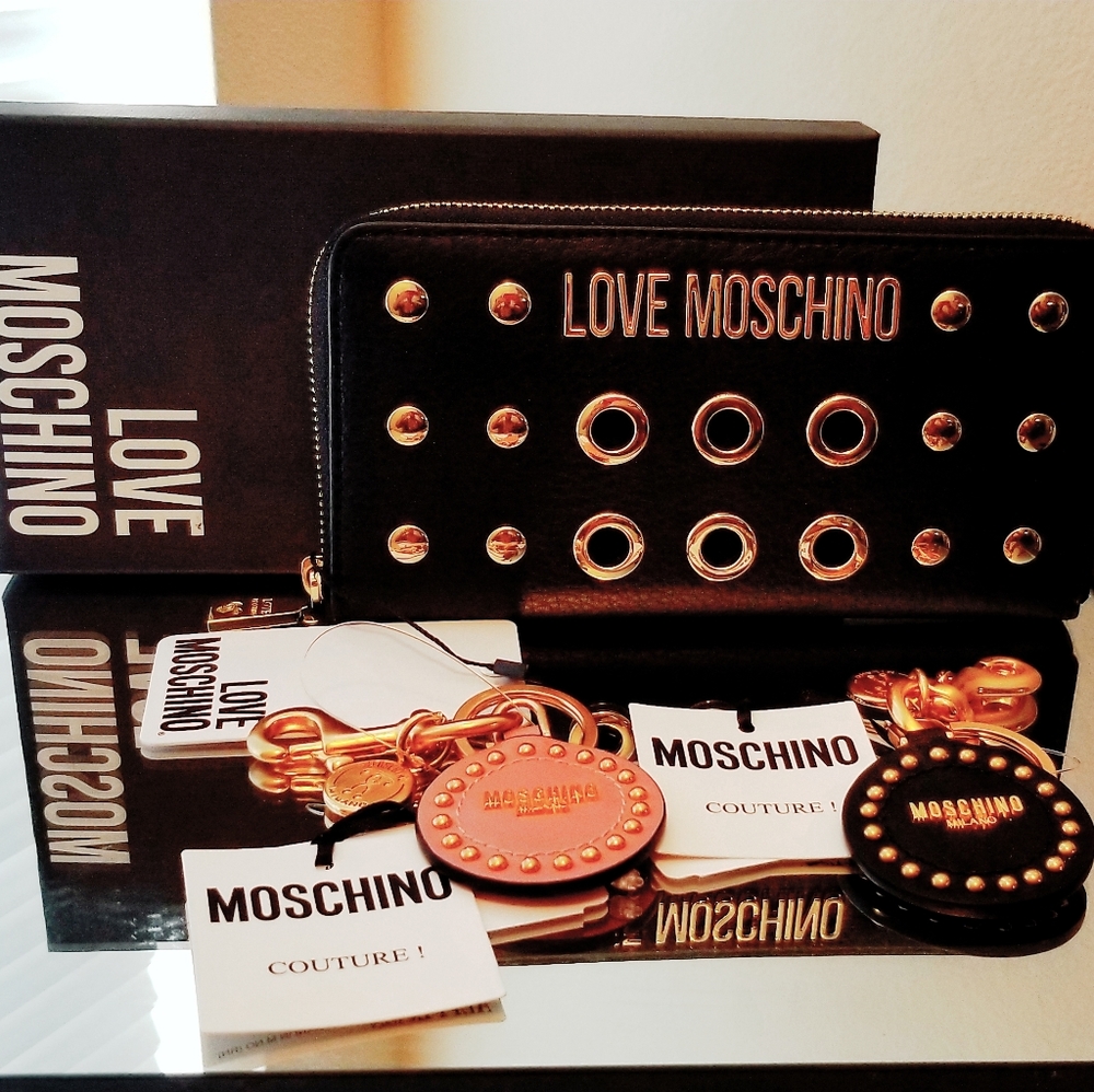 LOVE MOSCHINO BUNDLE women's Wallet and keychains